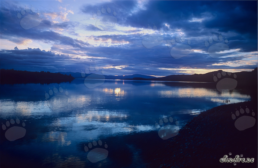 Crépuscule au lac Coville en Alaska