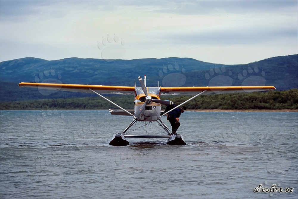 Adventure with the Floatplane in the Wilderness of Alaska