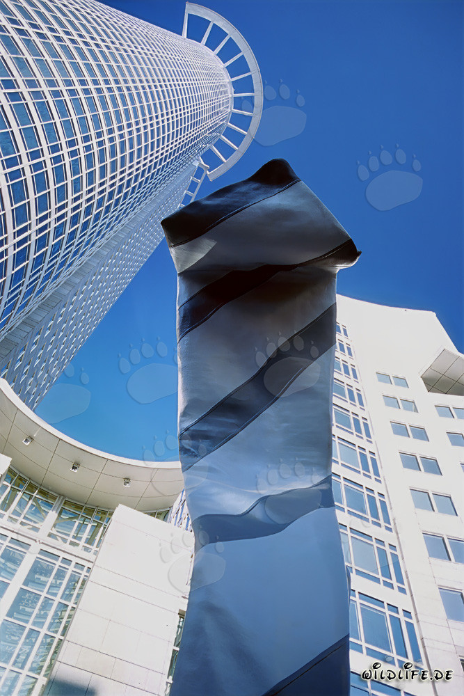 Skyscraper of the DZ Bank with impressive halo and tie