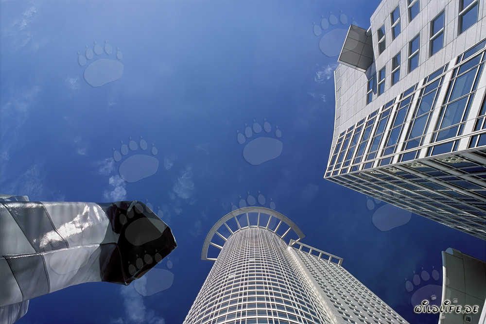 Imposant gratte-ciel de la DZ-Bank à Francfort