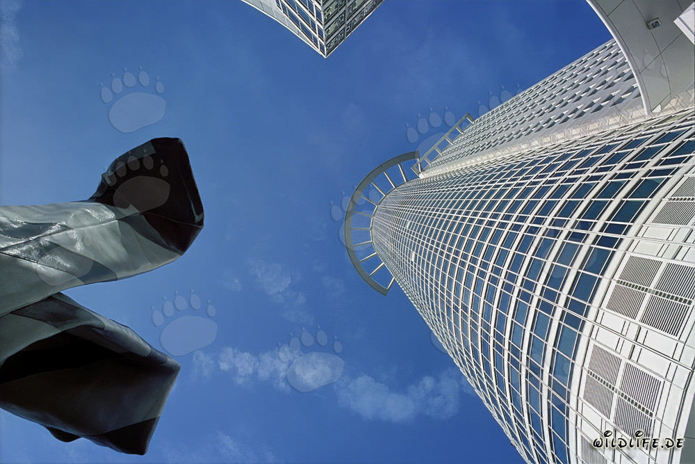 Architectural Masterpiece: The Impressive DZ-Bank Skyscraper in Frankfurt