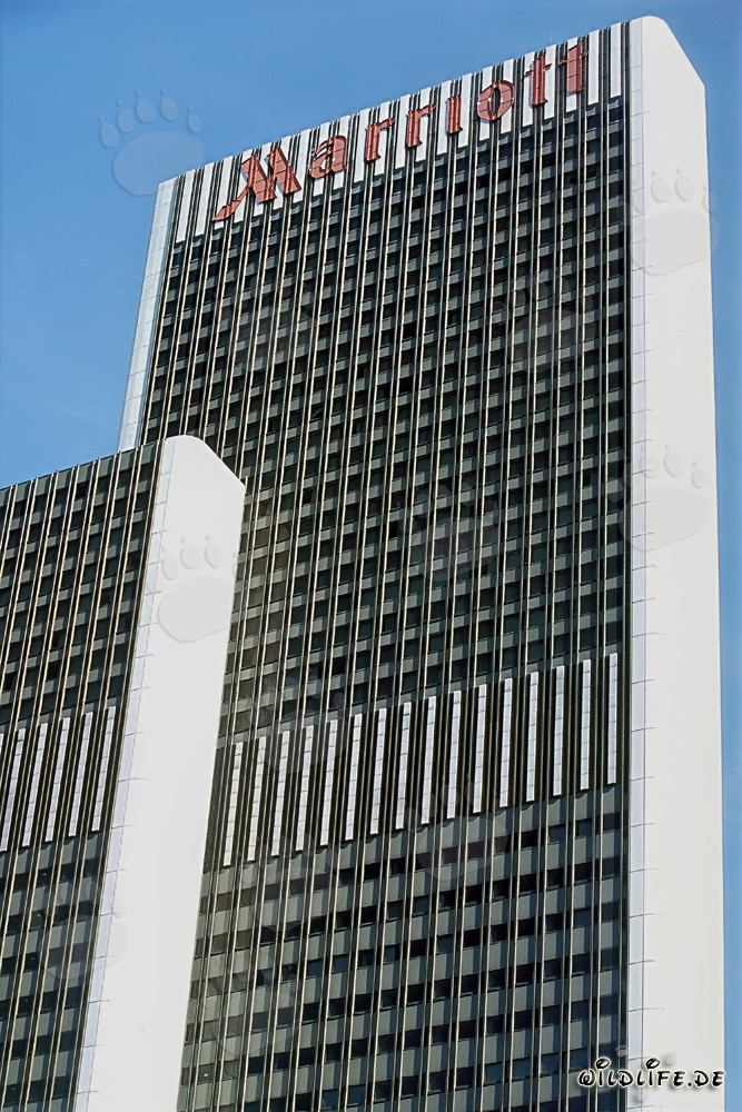 Elegantes Hotel Marriott Frankfurt mit Blick auf die Messe