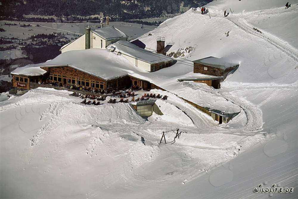 Paysage d'hiver à la station de montagne du téléphérique du Karwendel à Mittenwald