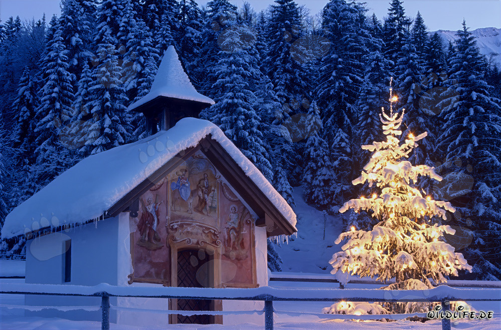 Ambiance de Noël paisible dans les montagnes bavaroises