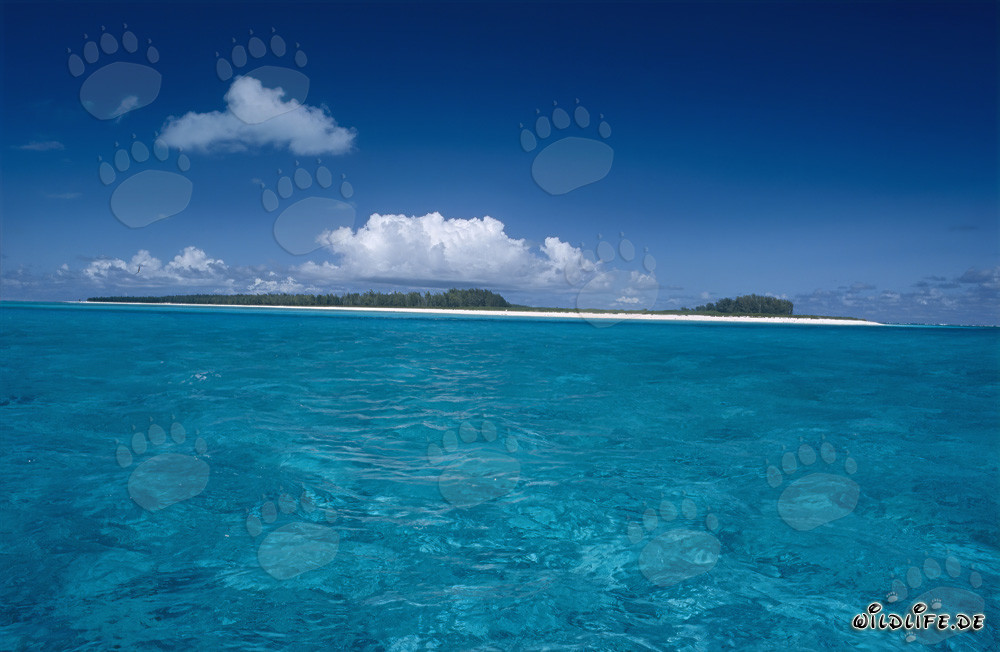 Nubes sobre una isla de Midway