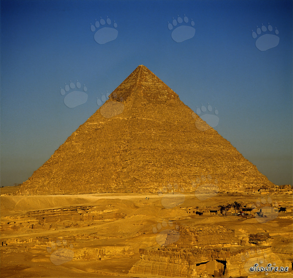 La majestuosa pirámide de Kefrén en Giza