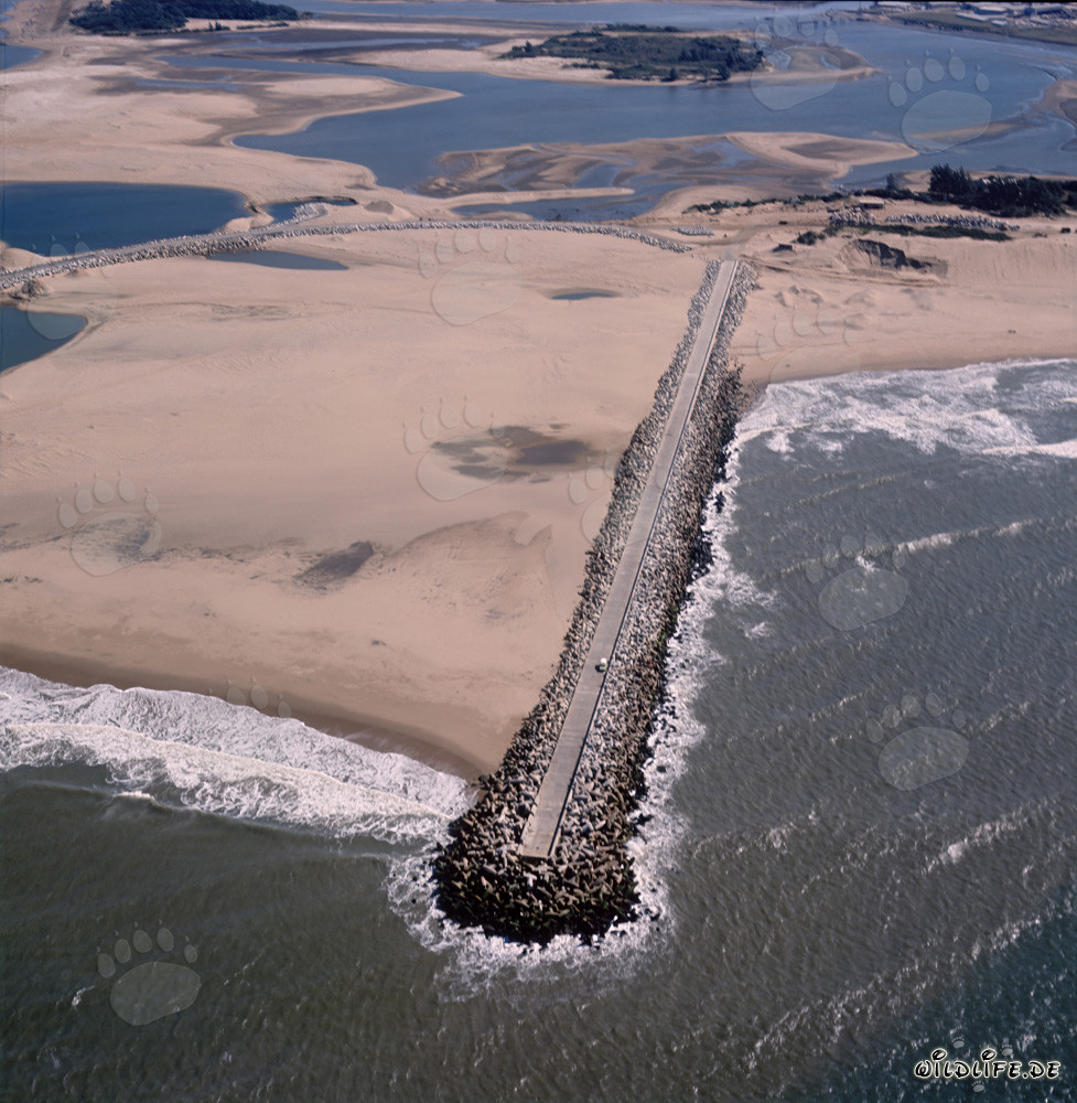 Brise-lames nord à Richards Bay, Natal, Afrique du Sud