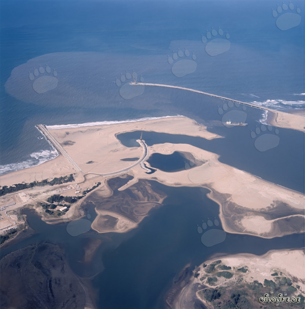 Veduta aerea dell'ampliamento del porto di Richards Bay a Natal, Sudafrica