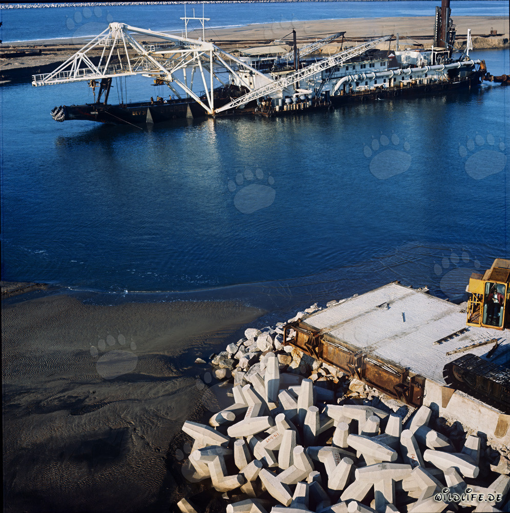 Fertigbetonierter Block am North Headland in Richards Bay Hafen