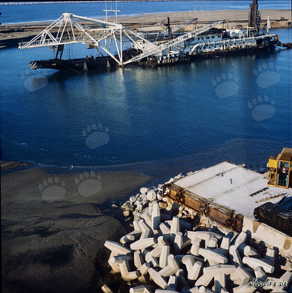 Bloque de hormigón prefabricado en la punta norte del puerto de Richards Bay