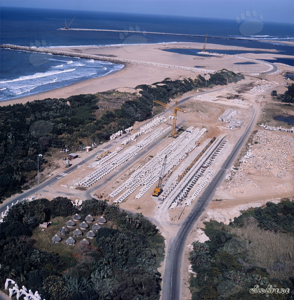 Fabricación de dolos en el puerto North Breakwater de Richards Bay, Sudáfrica