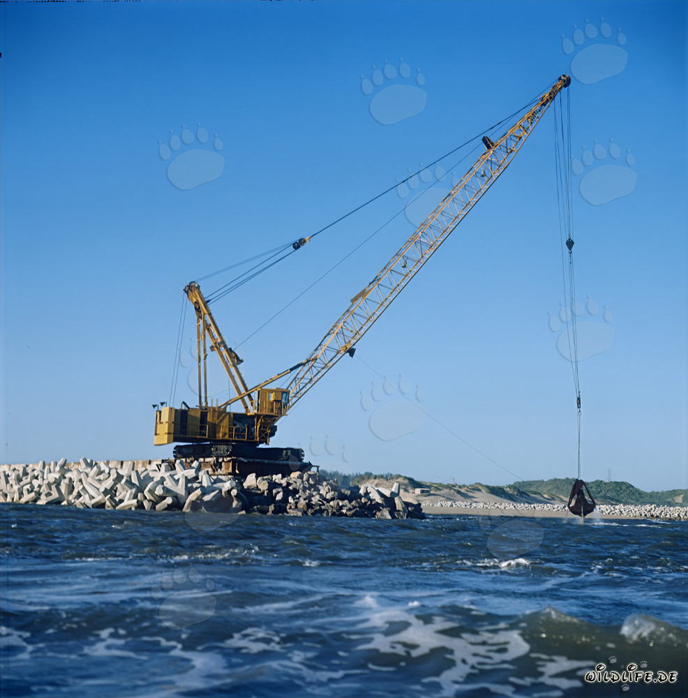 Dredging on North Headland with Manitowoc 4600 at Richards Bay Harbour