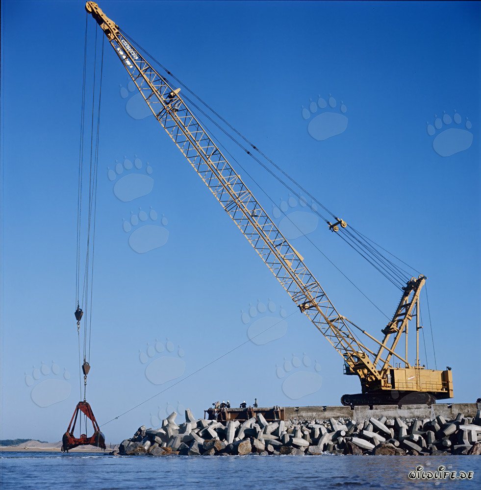 Trabajos de excavación con Manitowoc 4600 en el North Headland en el puerto de Richards Bay