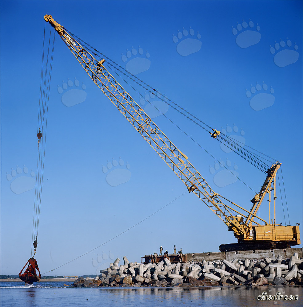 Baggerarbeiten mit Manitowoc 4600 am North Headland in Richards Bay Hafen