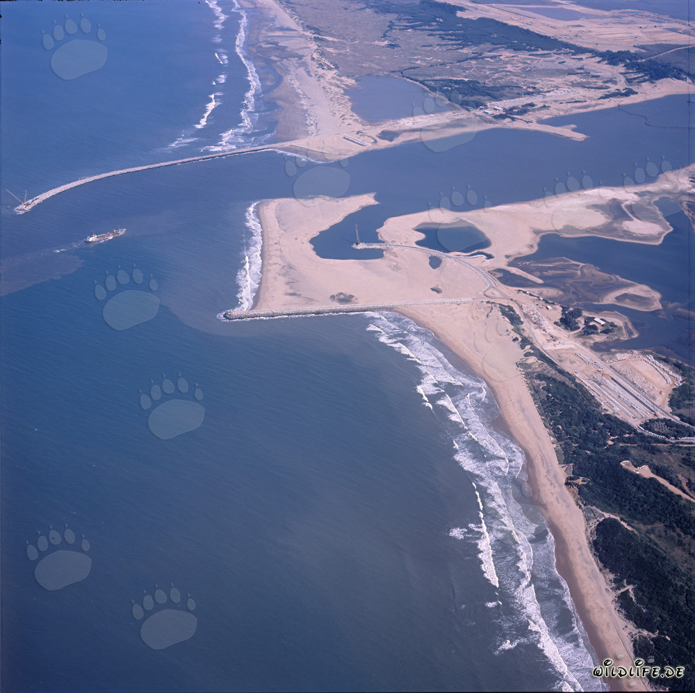 Luftaufnahme des Hafenausbaus in Richards Bay, Südafrika