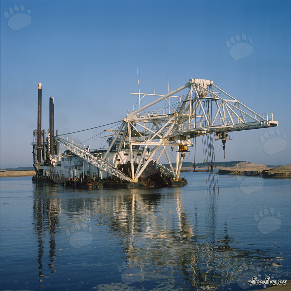 Excavadora de succión con cabezal de corte Beverwijk 31 en el puerto de Richards Bay, Sudáfrica