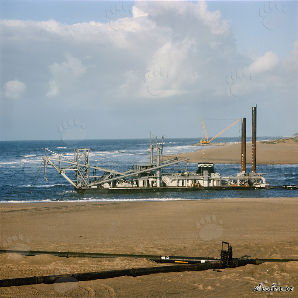 Draga de succión con cabezal de corte en la ampliación del puerto de Richards Bay, Sudáfrica