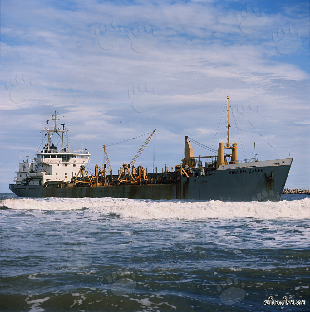 Draga de tolva HENDRIK ZANEN en acción en el puerto de Richards Bay