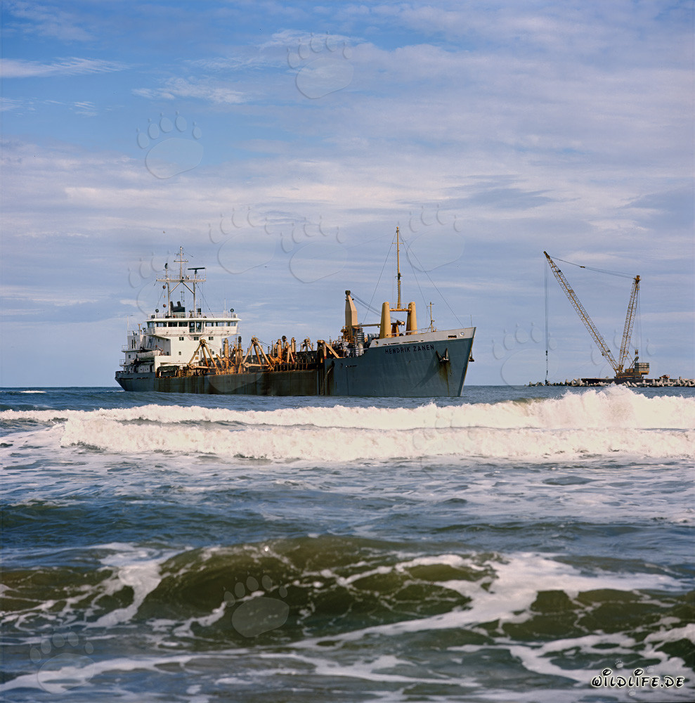 Draga de tolva HENDRIK ZANEN en el puerto de Richards Bay, Sudáfrica