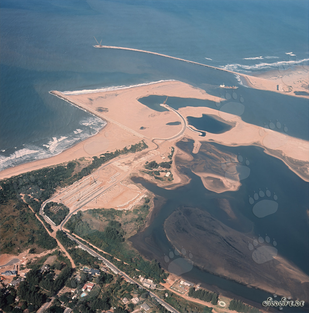 Vista aérea de la ampliación del puerto de Richards Bay en Sudáfrica