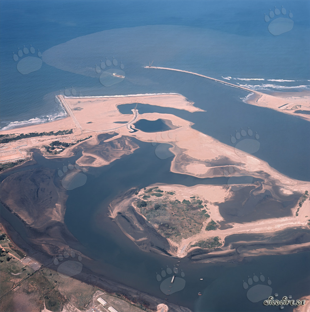 Luftaufnahme des Hafenausbaus in Richards Bay, Natal, Südafrika