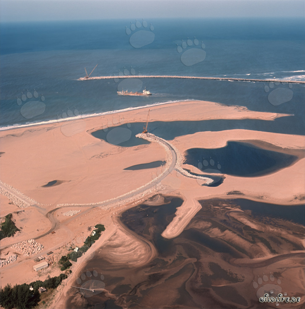 Luftaufnahme des Hafenausbaus in Richards Bay, Natal, Südafrika