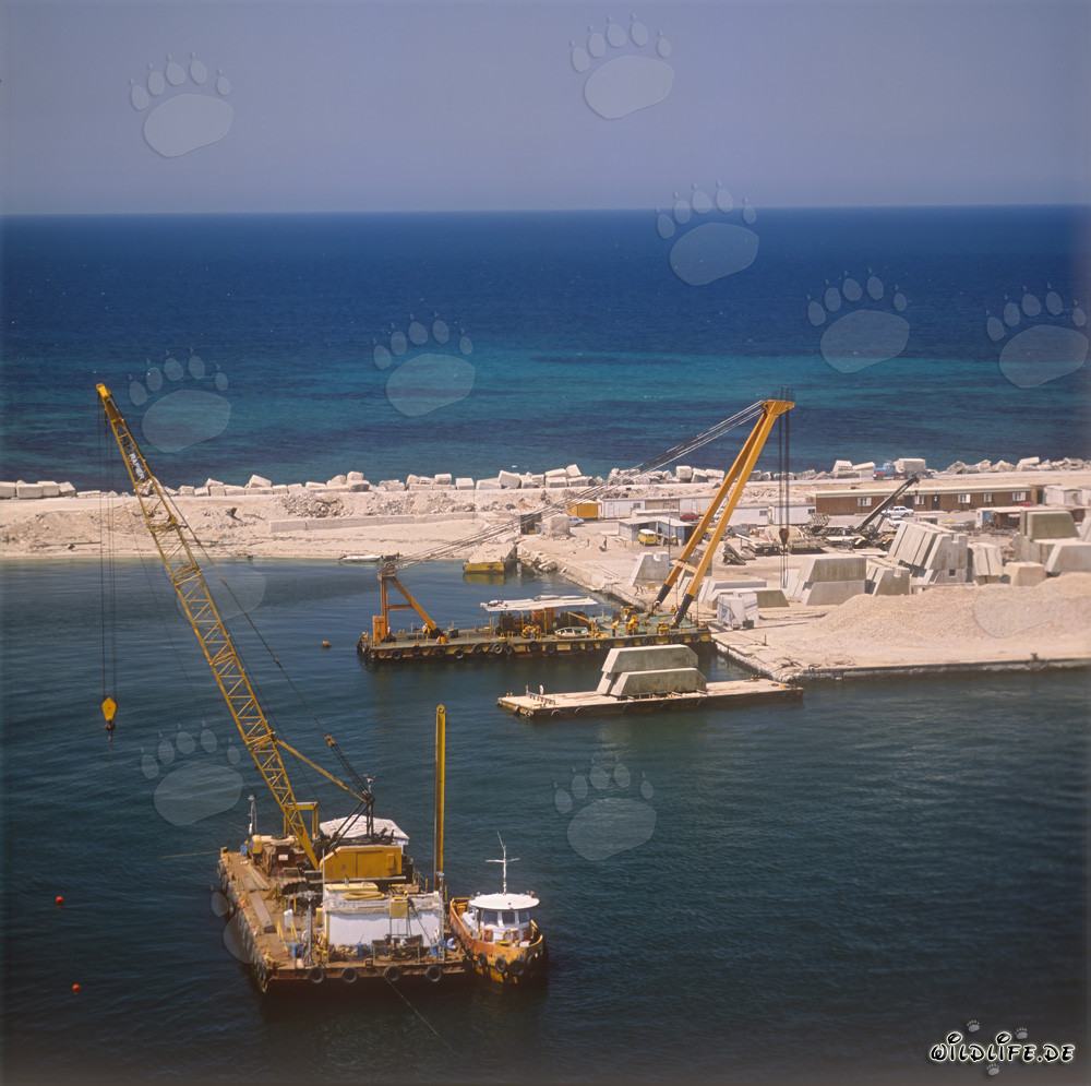Herstellung der Blockaufstandsfläche in Ras el Tin Harbor, Alexandria, Ägypten
