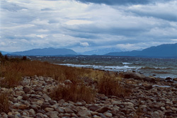 Spectacular capture of white foamcrowns on Naknek Lake in Alaska