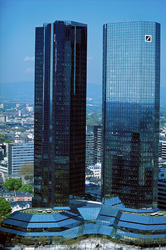I maestosi gemelli della Deutsche Bank a Francoforte