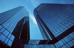 Les tours jumelles marquantes de la Deutsche Bank à Francfort