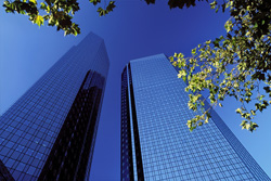 Las imponentes torres gemelas de la Deutsche Bank en Fráncfort del Meno