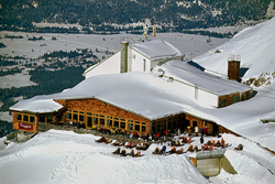 Pure relaxation: Sunbathing at the mountain station of the Karwendel cable car in Mittenwald
