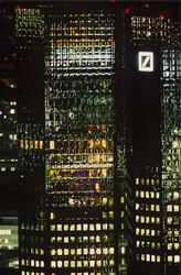 Impressionanti torri gemelle della Deutsche Bank a Francoforte sul Meno