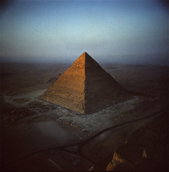 Die eindrucksvolle Chephren-Pyramide und ihre Besonderheiten in Gizeh