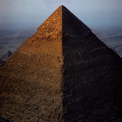 Entdecken Sie die majestätische Chephren-Pyramide in ihrer ganzen Pracht