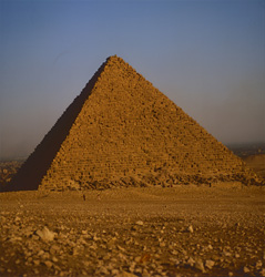 Entdecken Sie die beeindruckende Chephren-Pyramide in Gizeh, Ägypten