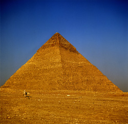 Entdecken Sie die Schönheit und Geschichte der Chephren-Pyramide in Gizeh