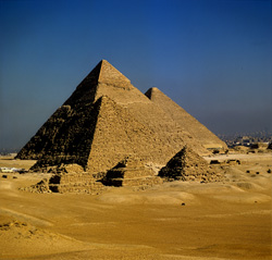 The Legendary Pyramids of Giza - A Glimpse into Egypt's Past