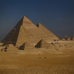 Erkunden Sie die majestätischen Pyramiden von Mykerinos, Chephren und Cheops in Gizeh