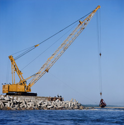 Dredging on North Headland with Manitowoc 4600 in Richards Bay