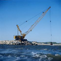 Impressive Dredging on North Headland with Manitowoc 4600 at Richards Bay Harbour