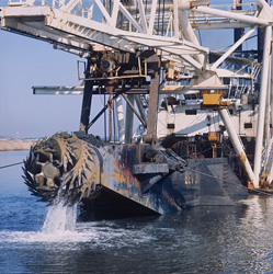 Impressive cutter head of the cutter suction dredger Beverwijk 31 in action