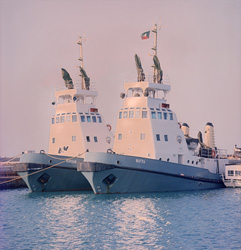 Two strong harbour tugs take on the job in the new port of Shueiba, Kuwait