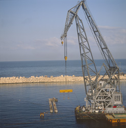 Placing of Quay-wall blocks with 